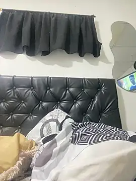 zui luu online show from December 17, 5:57 am