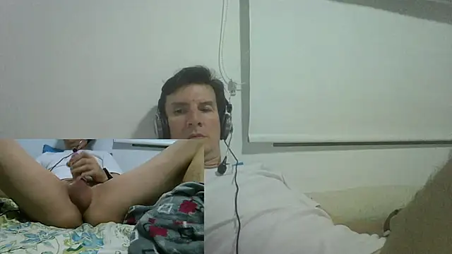 carliesexyman online show from December 2, 4:29 am