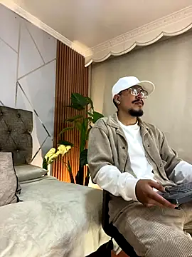 Noa N Luxy online show from November 12, 3:51 am