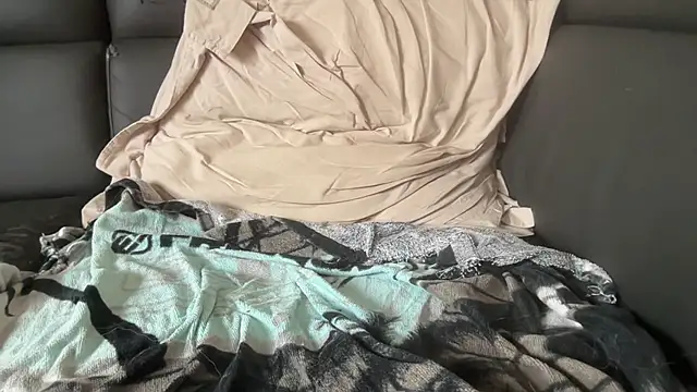 nonente  online show from February 14, 3:09 pm