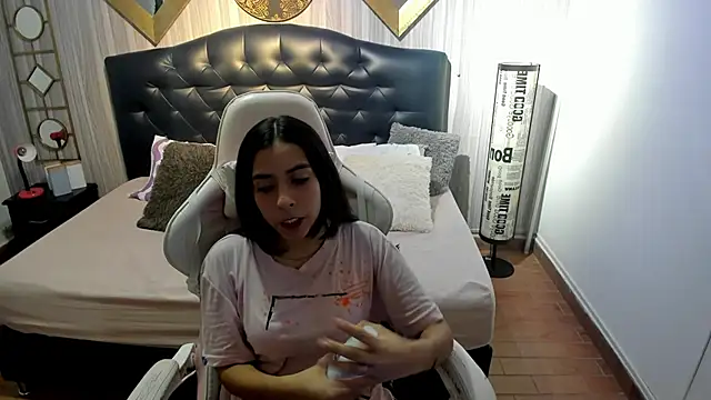 Snapshot of shirley_sweet_ chatting on November 2, 8:22 pm shirley sweet online show from November 2, 8:22 pm