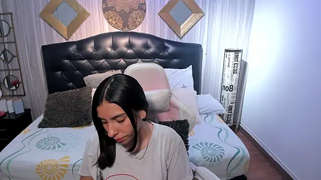 Snapshot of shirley_sweet_ chatting on November 5, 8:53 pm shirley sweet online show from November 5, 8:53 pm