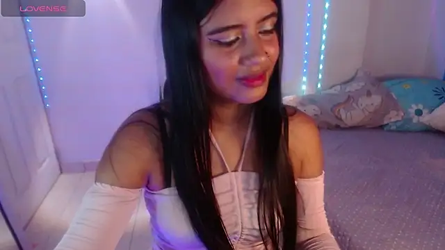 Snapshot of Sussy__22 chatting on November 18, 12:16 am Sussy 22 online show from November 18, 12:16 am