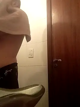 Snapshot of marceneirovip chatting on December 22, 6:21 am marceneirovip online show from December 22, 6:21 am