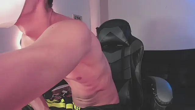 Snapshot of Senpai_Lover chatting on November 17, 8:03 pm Senpai Lover online show from November 17, 8:03 pm