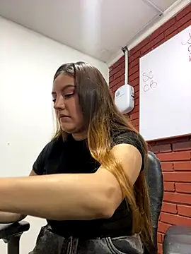 Adrimaretti online show from November 18, 7:07 pm