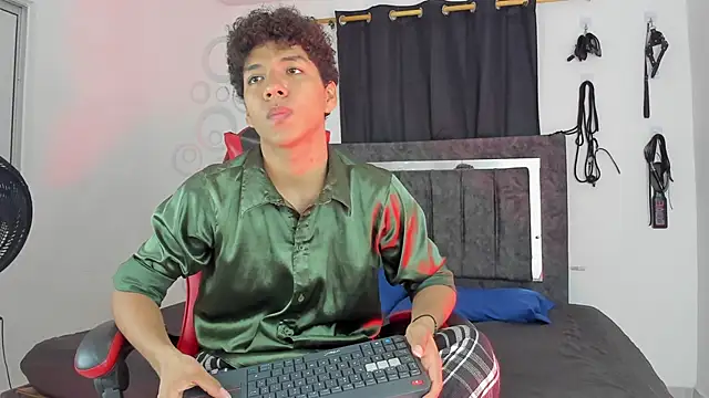 Maximiliano Khalil online show from November 27, 8:11 pm