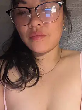 Snapshot of heodat-sexx chatting on May 7, 12:49 am heodat-sexx online show from May 7, 12:49 am