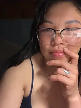 Snapshot of heodat-sexx chatting on May 11, 3:51 pm heodat-sexx online show from May 11, 3:51 pm