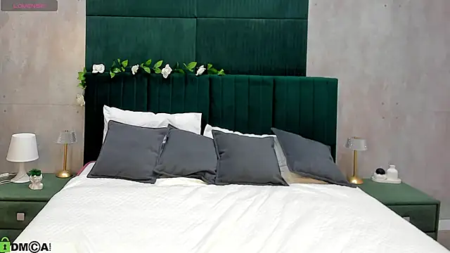 Melanie Ryer online show from November 21, 1:15 am