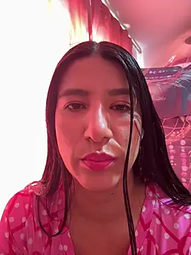 Snapshot of scarlethsb33 chatting on November 4, 12:37 pm scarlethsb33 online show from November 4, 12:37 pm