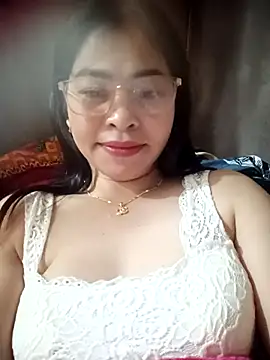 Snapshot of Bamboo-niee123 chatting on December 13, 7:53 pm Bamboo-niee123 online show from December 13, 7:53 pm