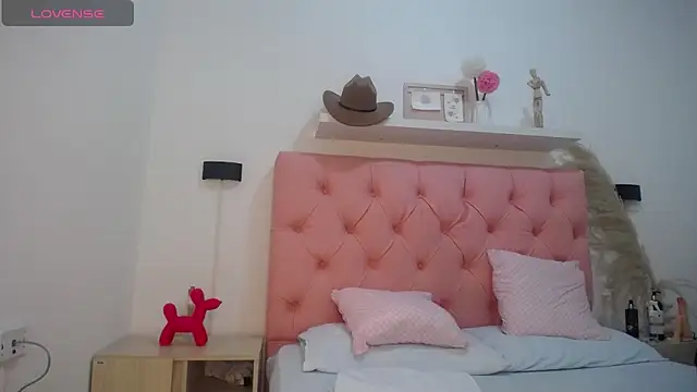 victoria 243 online show from December 18, 5:13 am