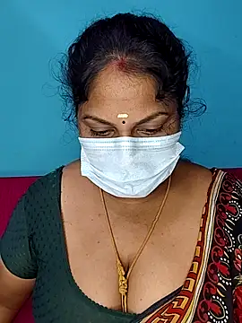 deepikasree143 online show from December 4, 7:44 pm