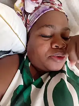 Snapshot of ThickLeeyanaXX chatting on May 17, 7:06 am ThickLeeyanaXX online show from May 17, 7:06 am