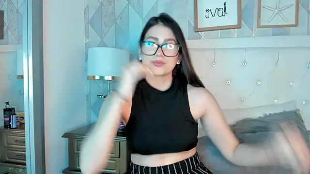 Snapshot of scarlett_thompson_7 chatting on November 4, 3:27 am scarlett thompson 7 online show from November 4, 3:27 am