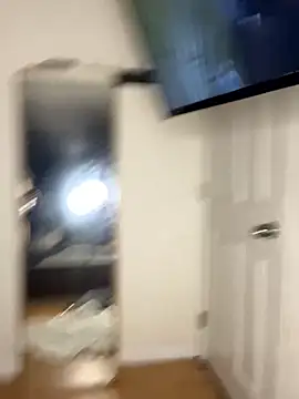 Snapshot of sluttyAlly21_ chatting on October 28, 8:40 am sluttyAlly21 online show from October 28, 8:40 am