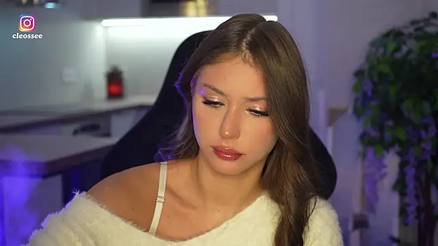 Cleose online show from February 19, 7:04 am