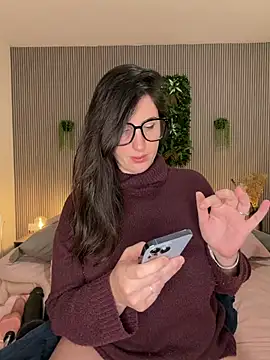 MysteryGirl   online show from February 9, 9:02 am