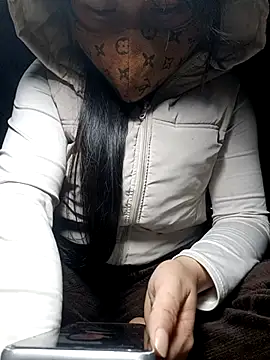 yoyo-mi online show from February 3, 2:21 am