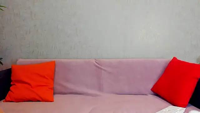 RebbeccaRay online show from November 5, 8:20 pm