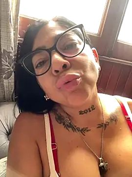 Snapshot of solmorochia chatting on December 14, 4:12 pm solmorochia online show from December 14, 4:12 pm