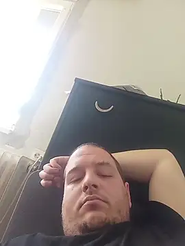 Snapshot of botlikroli chatting on April 8, 3:12 pm botlikroli online show from April 8, 3:12 pm