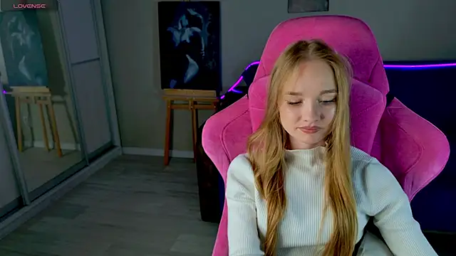 Shawty Mia online show from November 19, 5:18 am