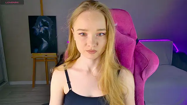 Shawty Mia online show from December 19, 5:09 pm