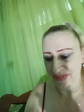 Snapshot of Esenia505 chatting on June 29, 12:27 pm Esenia505 online show from June 29, 12:27 pm