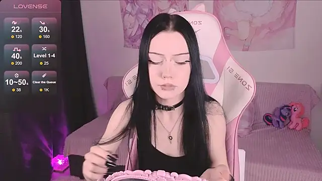 Snapshot of ophelia_amber chatting on June 28, 1:11 am ophelia amber online show from June 28, 1:11 am