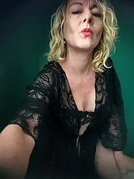 Snapshot of Seta385211 chatting on July 31, 8:25 am Seta385211 online show from July 31, 8:25 am