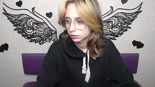 TracyLll online show from November 16, 12:11 pm