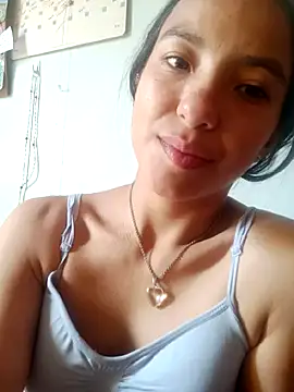 Skay bluee online show from December 4, 7:44 pm