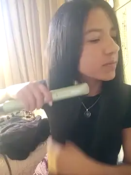 Skay bluee online show from December 5, 4:58 pm