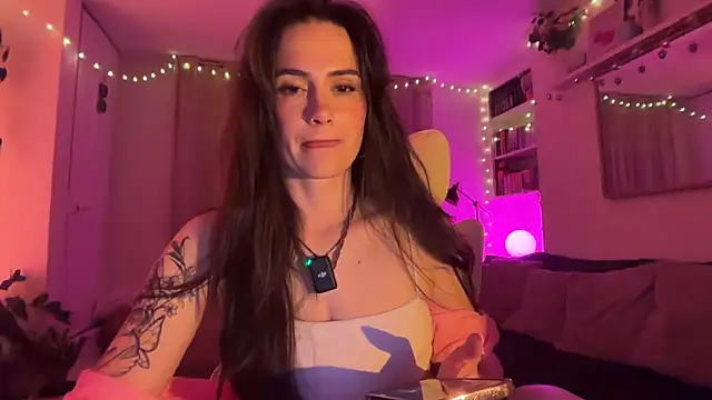 SpicyLunaaa online show from May 8, 10:26 pm