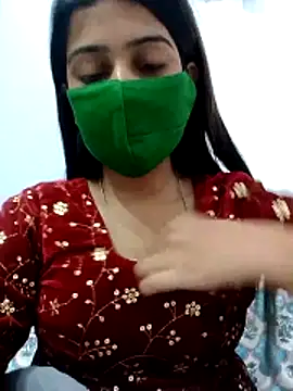 Snapshot of -Rani__ chatting on December 18, 9:04 am -Rani online show from December 18, 9:04 am