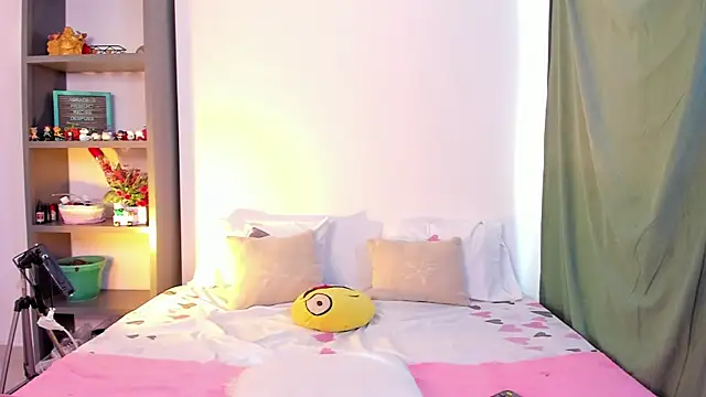julialex  online show from July 7, 7:51 pm