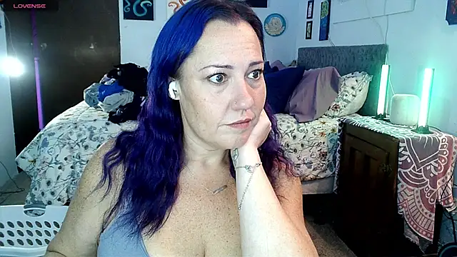 Snapshot of kristallic chatting on December 15, 5:39 pm kristallic online show from December 15, 5:39 pm