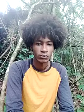 Snapshot of skinniyGabriel chatting on November 6, 3:57 pm skinniyGabriel online show from November 6, 3:57 pm