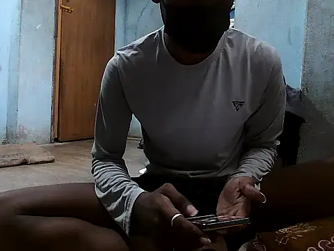 Snapshot of cutty_abi_ chatting on November 3, 3:24 pm cutty abi online show from November 3, 3:24 pm