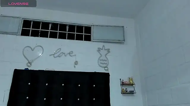 Snapshot of sexynova_93 chatting on June 5, 12:06 am sexynova 93 online show from June 5, 12:06 am
