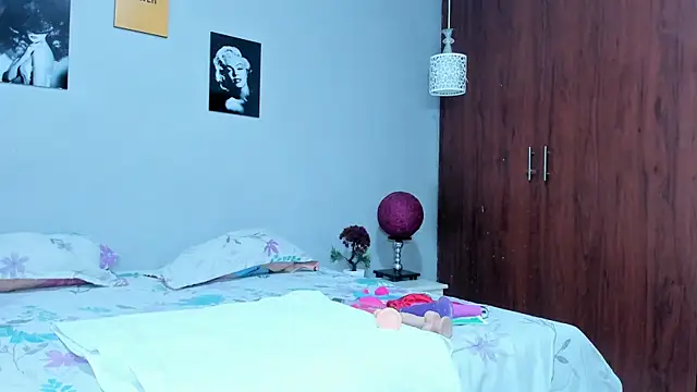 Snapshot of sexynova_93 chatting on July 18, 7:39 pm sexynova 93 online show from July 18, 7:39 pm