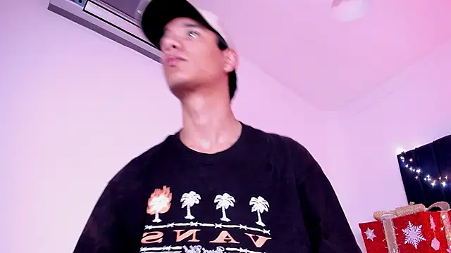 Snapshot of michael_vidal chatting on December 4, 3:49 am michael vidal online show from December 4, 3:49 am