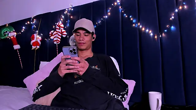 Snapshot of michael_vidal chatting on December 5, 3:59 am michael vidal online show from December 5, 3:59 am