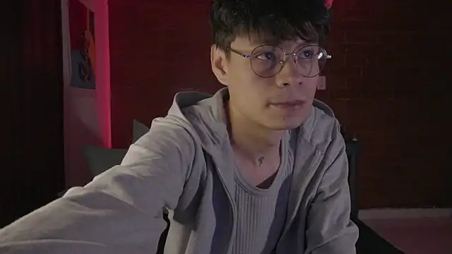 estmonnn online show from December 20, 12:18 am