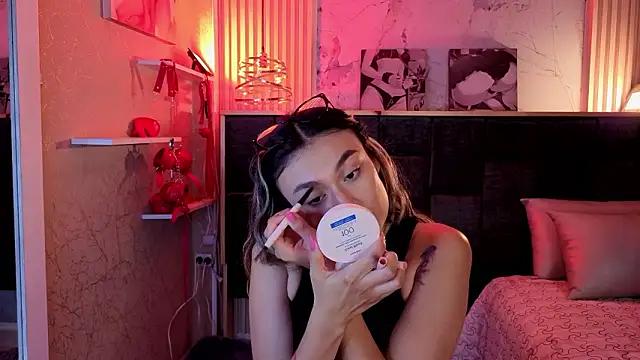 Im-Lola online show from February 21, 8:43 pm