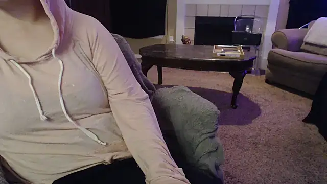 Snapshot of Skyl31 chatting on March 1, 3:52 am Skyl31 online show from March 1, 3:52 am