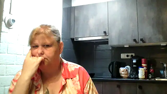 Sylviastar46 online show from April 29, 8:07 am