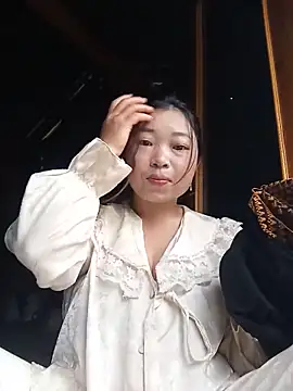 julybe online show from June 9, 7:53 am